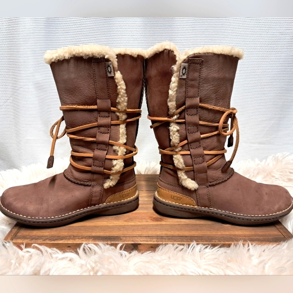 ❄️UGG Catalina Leather Sherpskin Boots Size 7❄️ - Picture 1 of 7